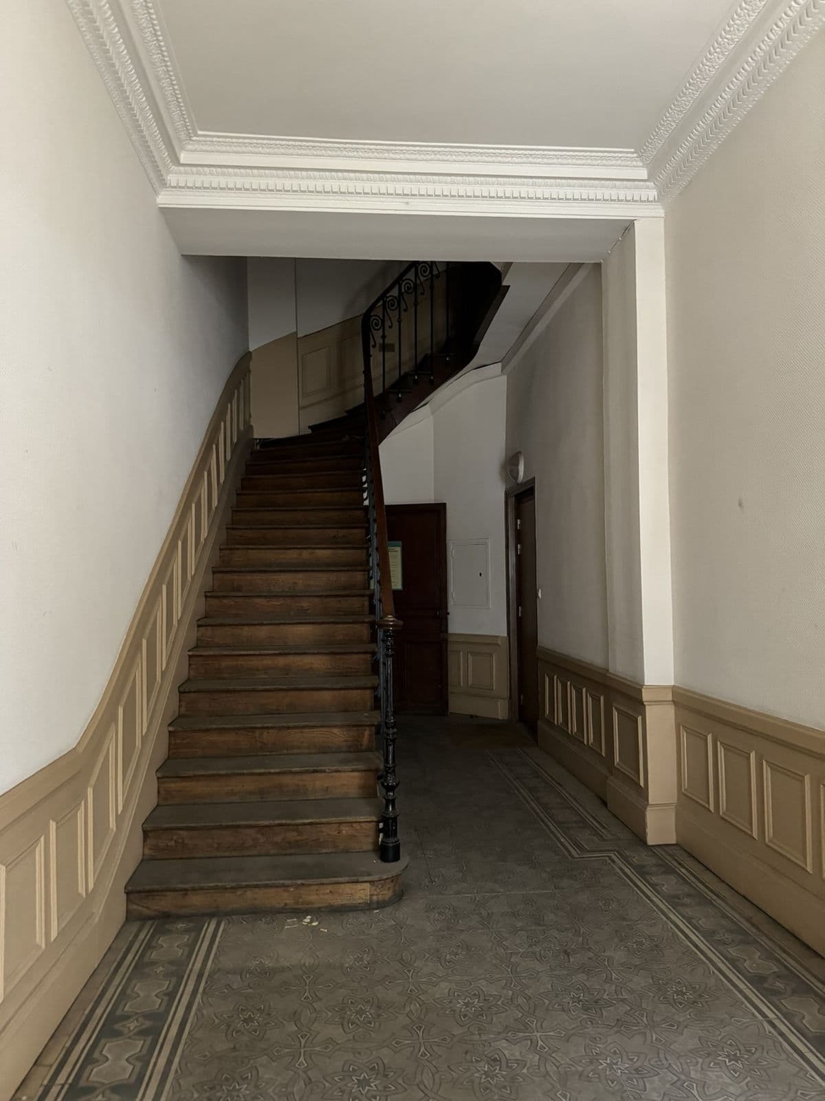 L’escalier de l’immeuble