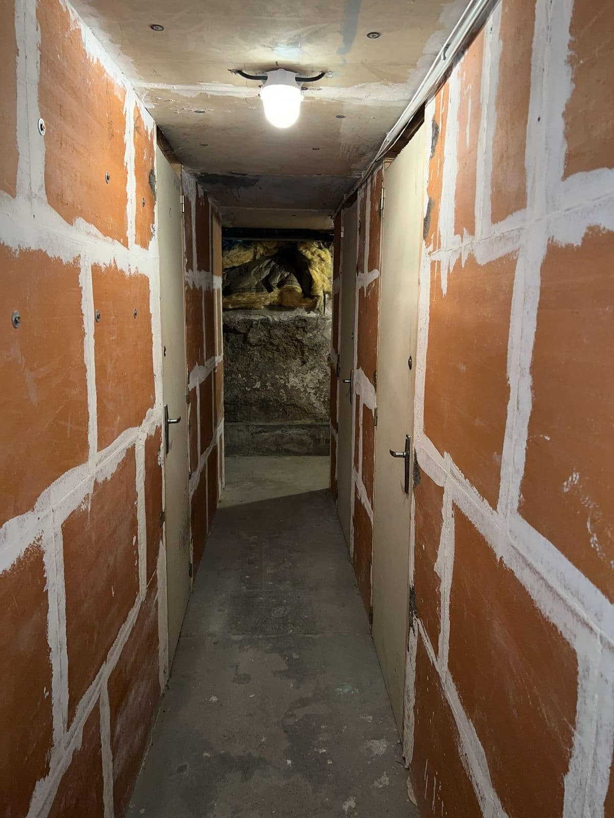 Le couloir des caves, refait
